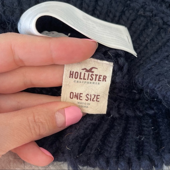 🍂3/$20 Hollister Puffball Beanie - Picture 2 of 3